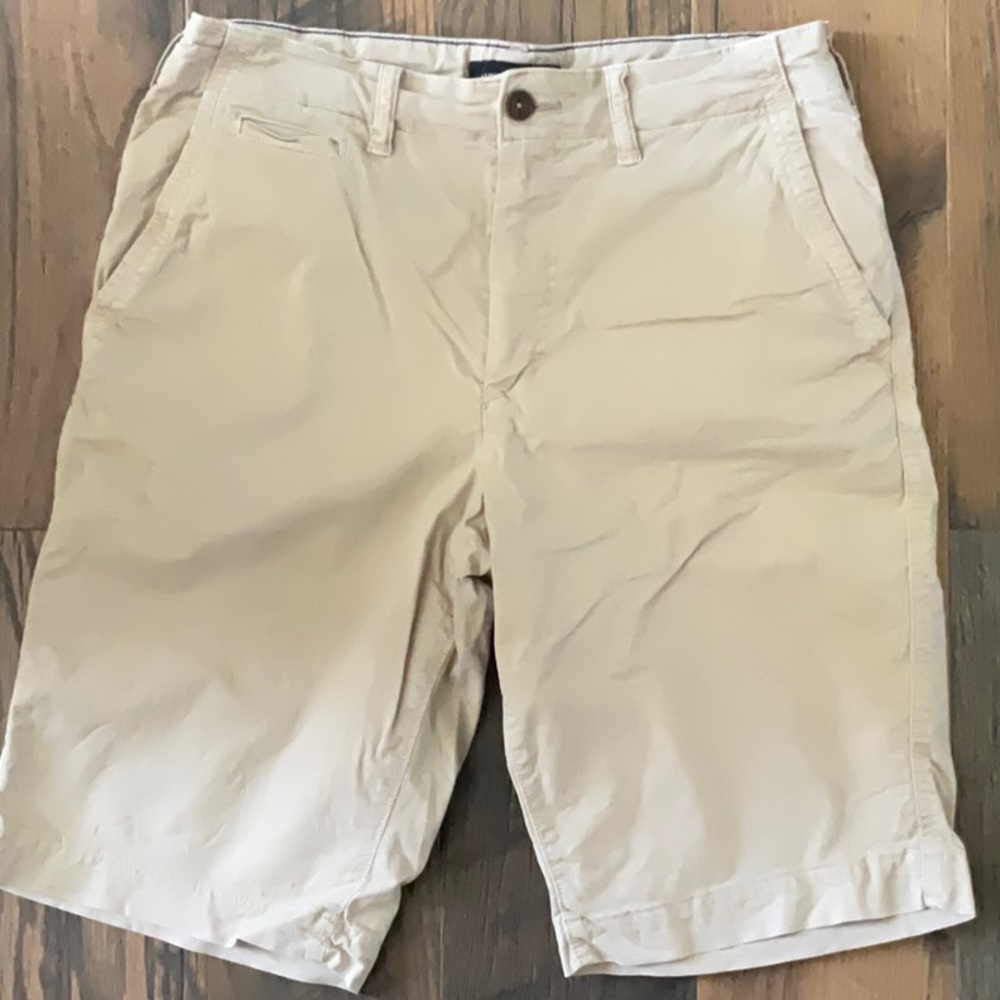 American Eagle men’s shorts size 32